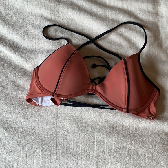 Pink swim top. - Picture 1 of 3